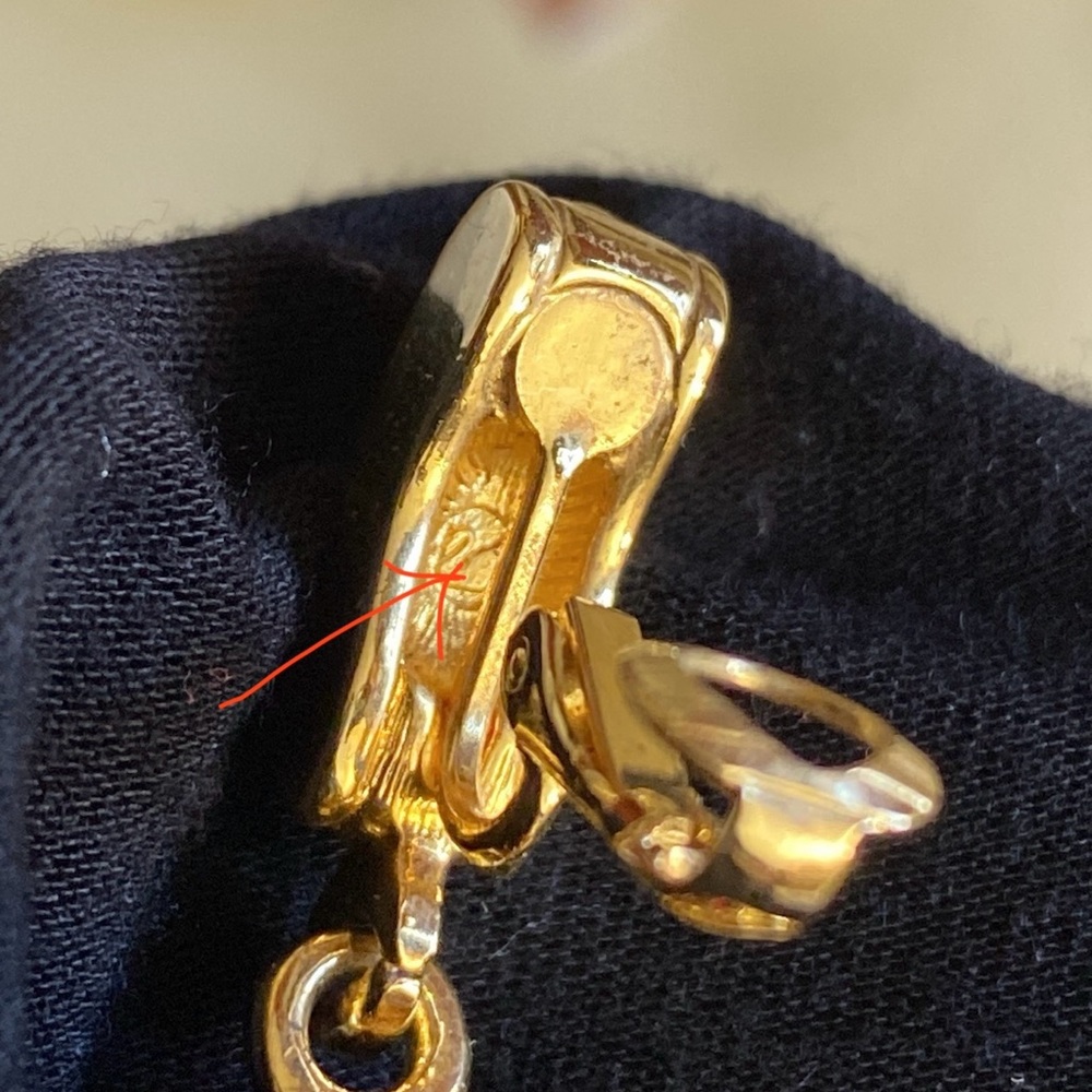 Vintage Swarovski Swan Dangle Maltese Cross Crystal Gold Tone Clip On Earrings - Picture 13 of 16